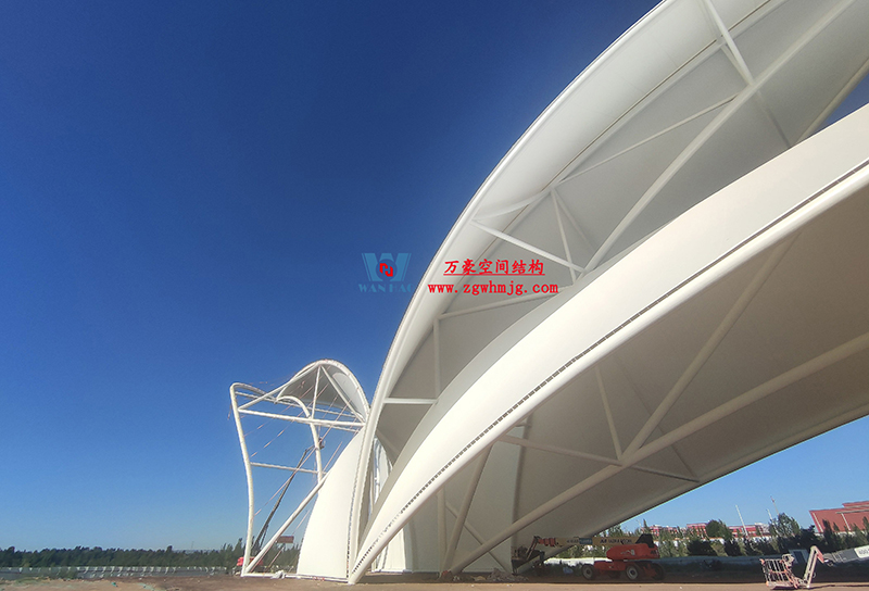 陜西定邊馬蓮灘沙漠公園鋼膜結(jié)構(gòu)工程“奮力快跑”，工程“進(jìn)度條”刷新了!