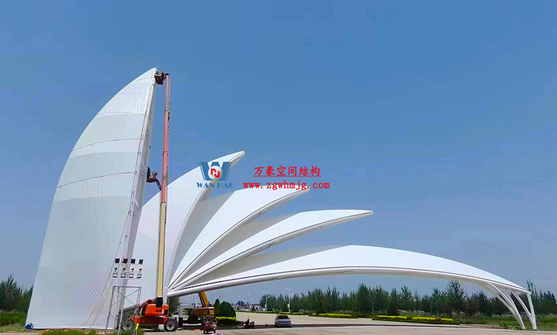 陜西定邊馬蓮灘沙漠公園鋼膜結(jié)構(gòu)工程“奮力快跑”，工程“進(jìn)度條”刷新了!
