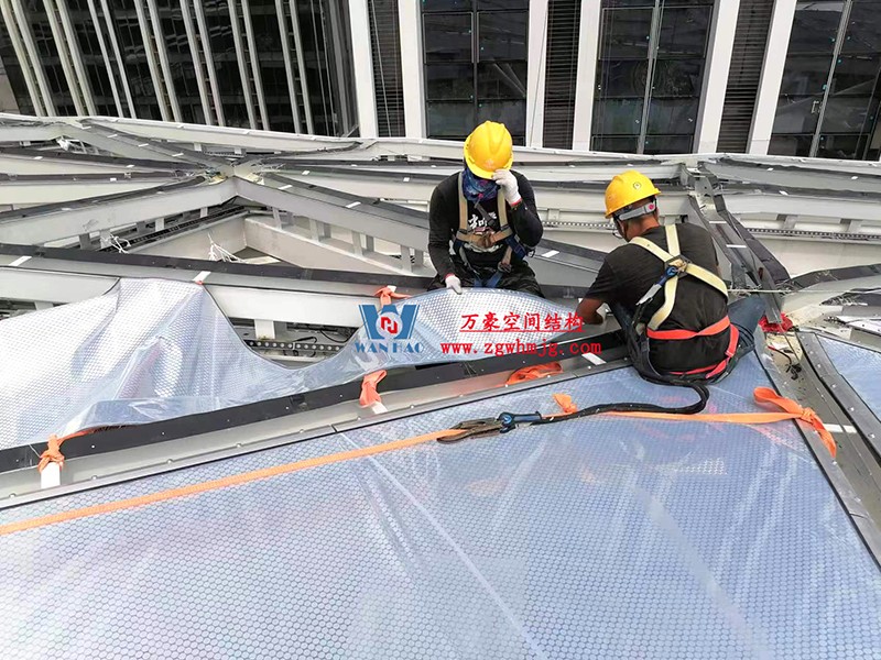 縱使烈日炎炎，腳步從未止歇！海南這個ETFE氣枕膜項目施工進度有最新消息