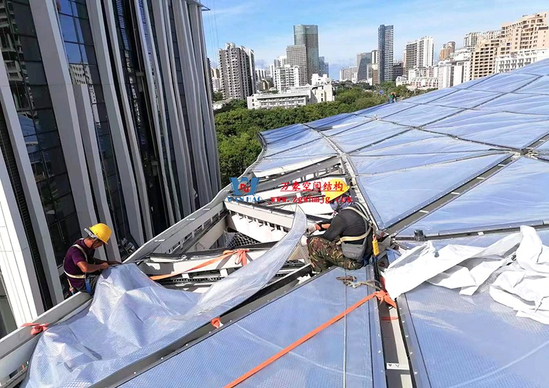 縱使烈日炎炎，腳步從未止歇！海南這個ETFE氣枕膜項目施工進度有最新消息