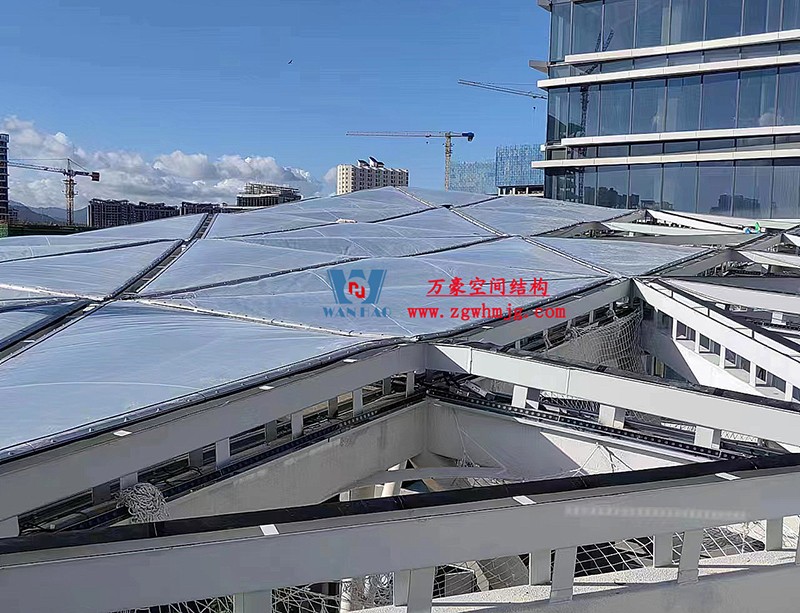 縱使烈日炎炎，腳步從未止歇！海南這個ETFE氣枕膜項目施工進度有最新消息